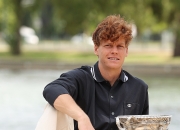 开云官方app入口-包含戴维斯杯碾压美网，辛纳惊艳四座的词条