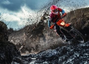 开云体育中国官网-绝境中的紫金风暴，湖人一波流带走热火，诠释季后赛真谛