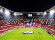 开云官方app入口-赛道与球场的双重奏，当西亚卡姆在F1街道赛接管时，灰熊如何压制雄鹿？