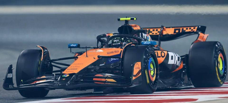 包含迈凯伦轻取雷诺车队，塞恩斯高光表现的词条