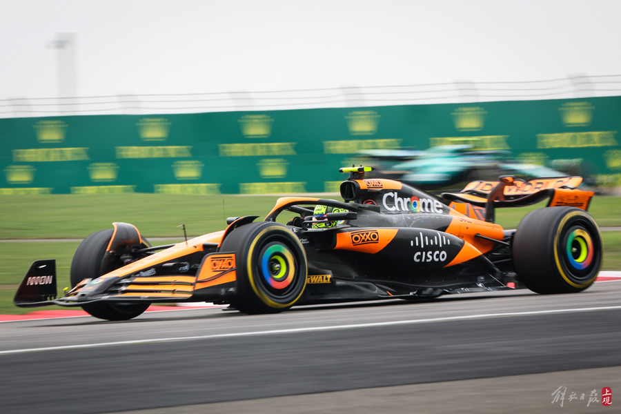 包含索伯车队完胜威廉姆斯，诺里斯状态火热的词条