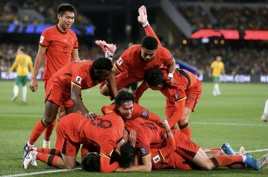 联赛战队为冠军争夺进行最后冲刺 联赛战队为冠军争夺进行最后冲刺