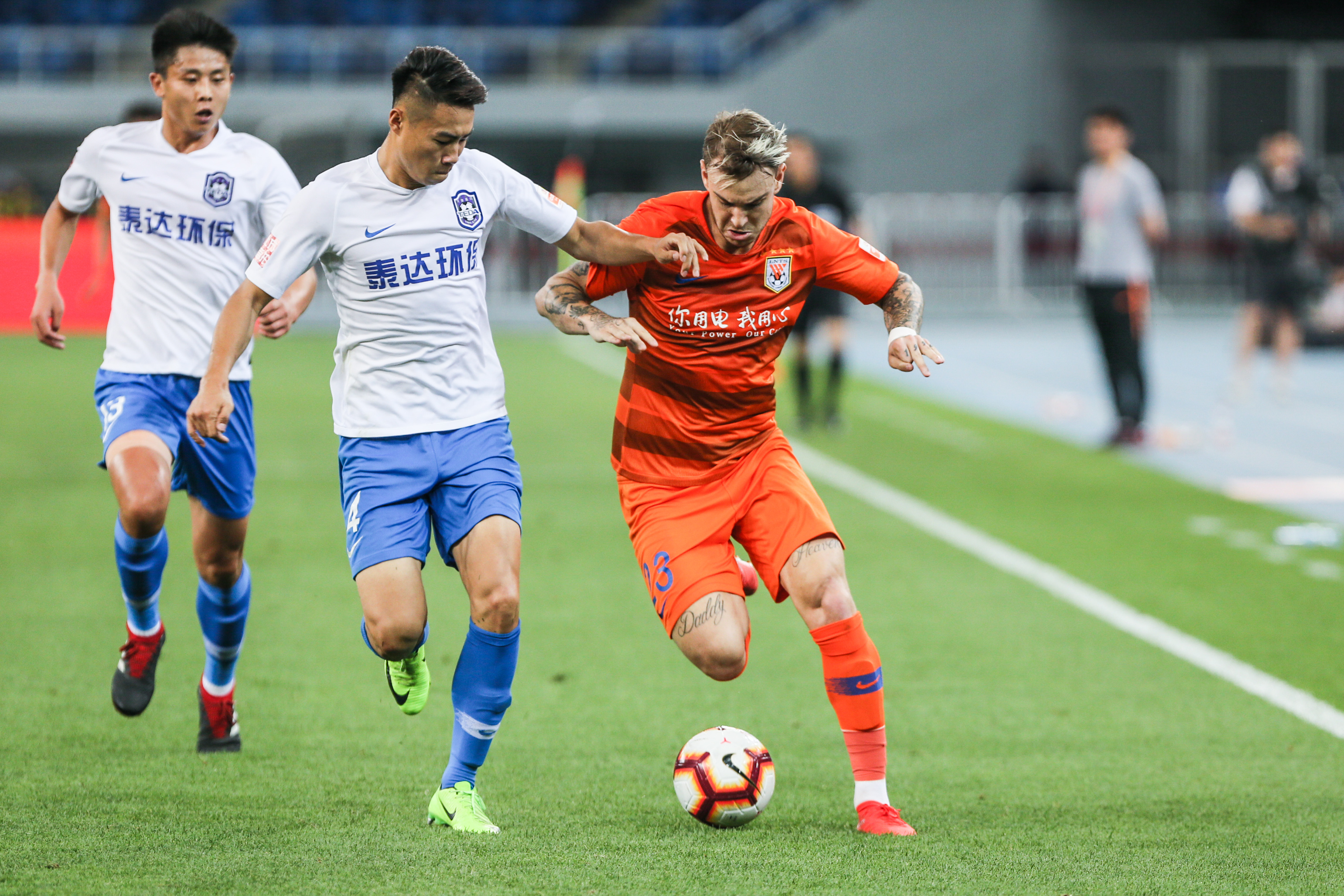 包含成都对决:泰达对阵华南,胜负难言众望所归的词条 包含成都对决:泰达对阵华南,胜负难言众望所归的词条