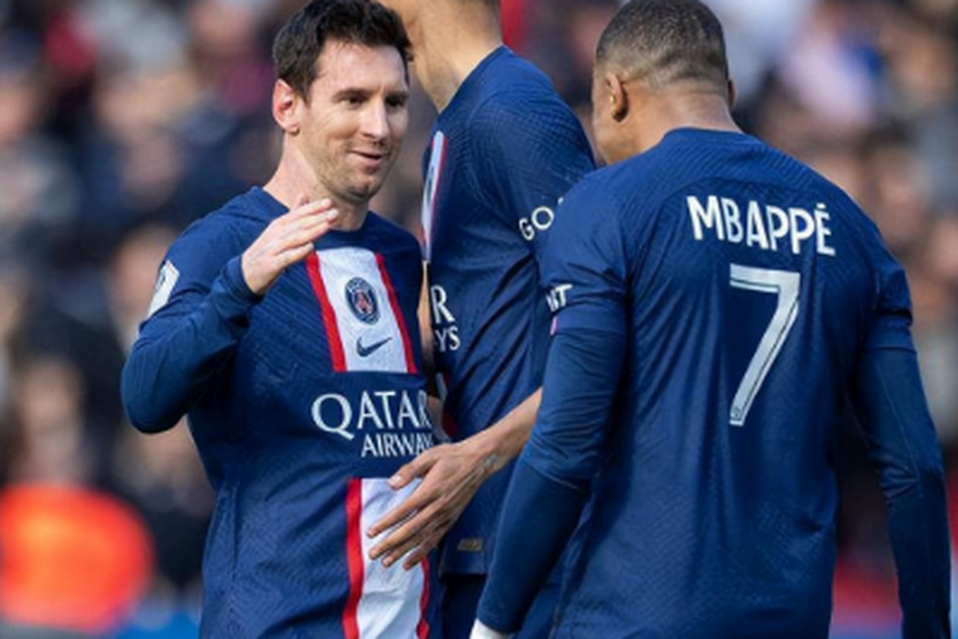 包含甘冈客场逆袭成功，法甲排名稳步攀升的词条