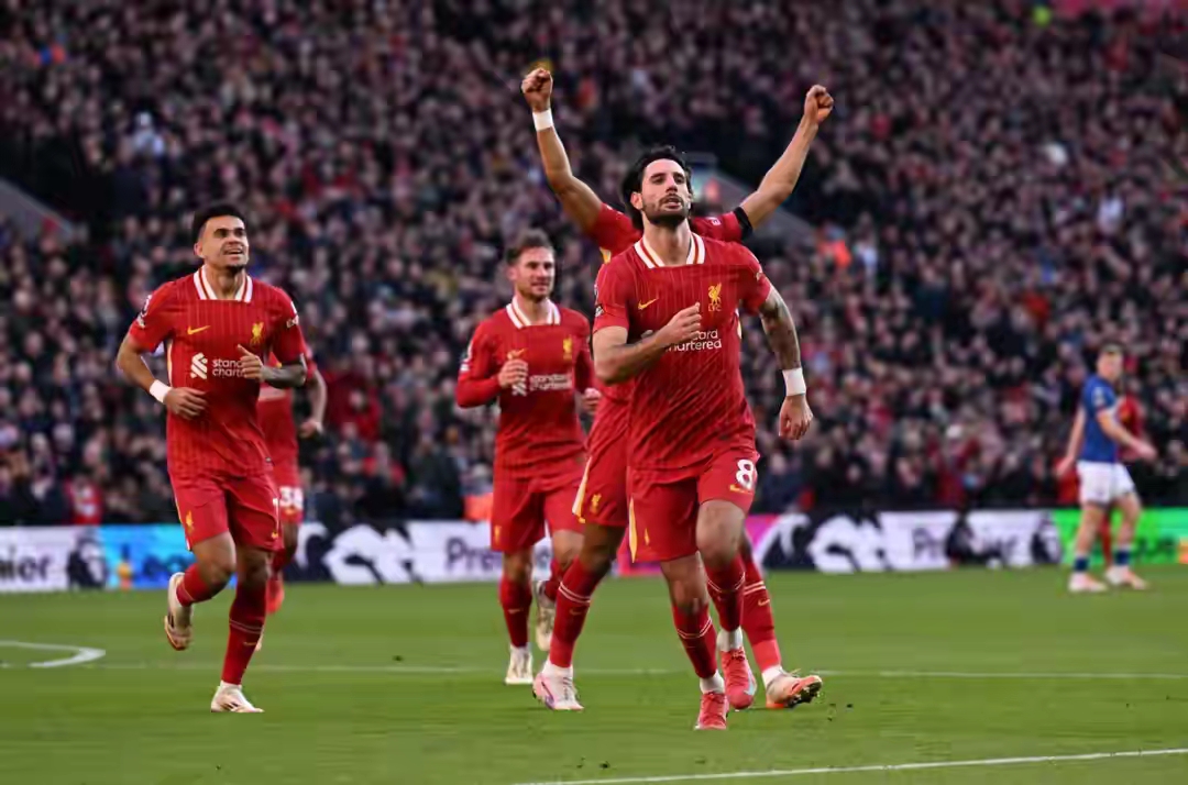 关于巴黎主场大胜马德里竞技，取得三分追赶利物浦的信息