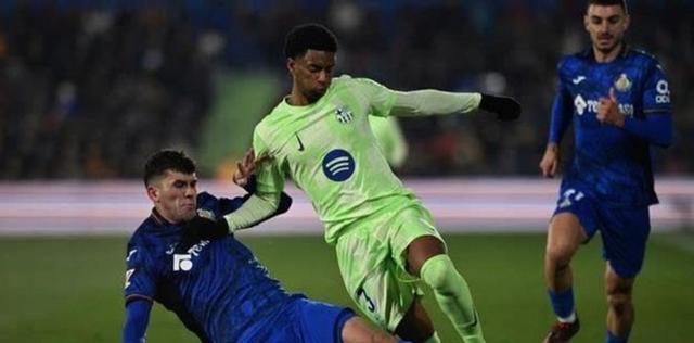 包含实力碾压的足球联赛,赛场热度致命的词条 包含实力碾压的足球联赛,赛场热度致命的词条