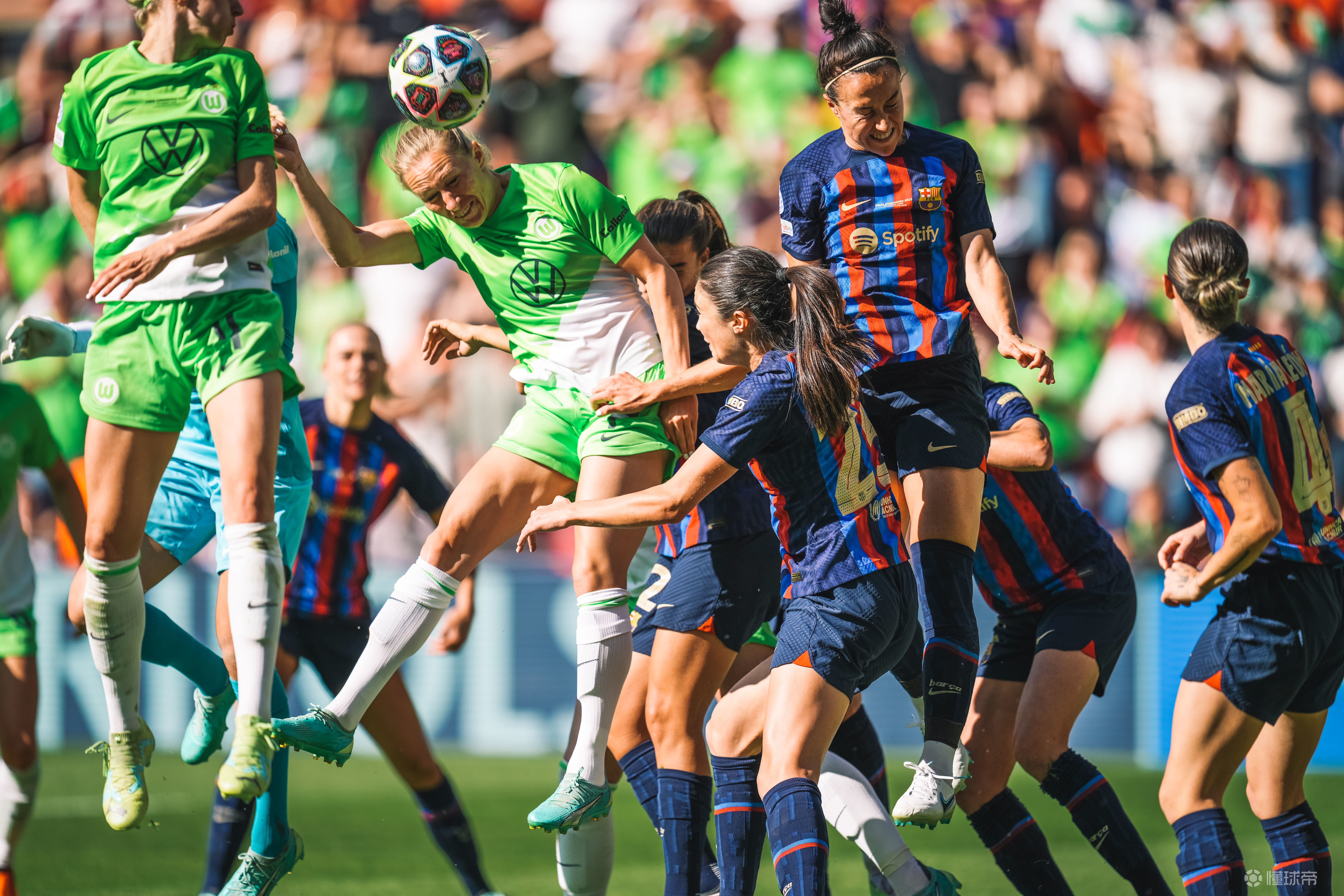 阿贾克斯全面崩溃，欧冠四强失之交臂的简单介绍