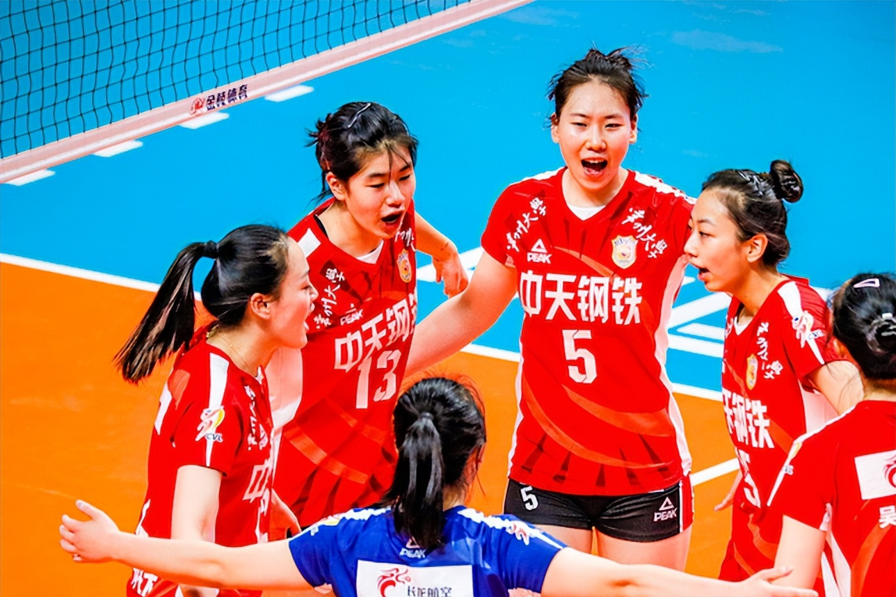 江苏女篮奋力拼搏，取得胜利