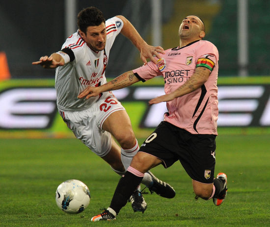 包含纽伦堡豪取胜利，对手难挡强势攻势的词条