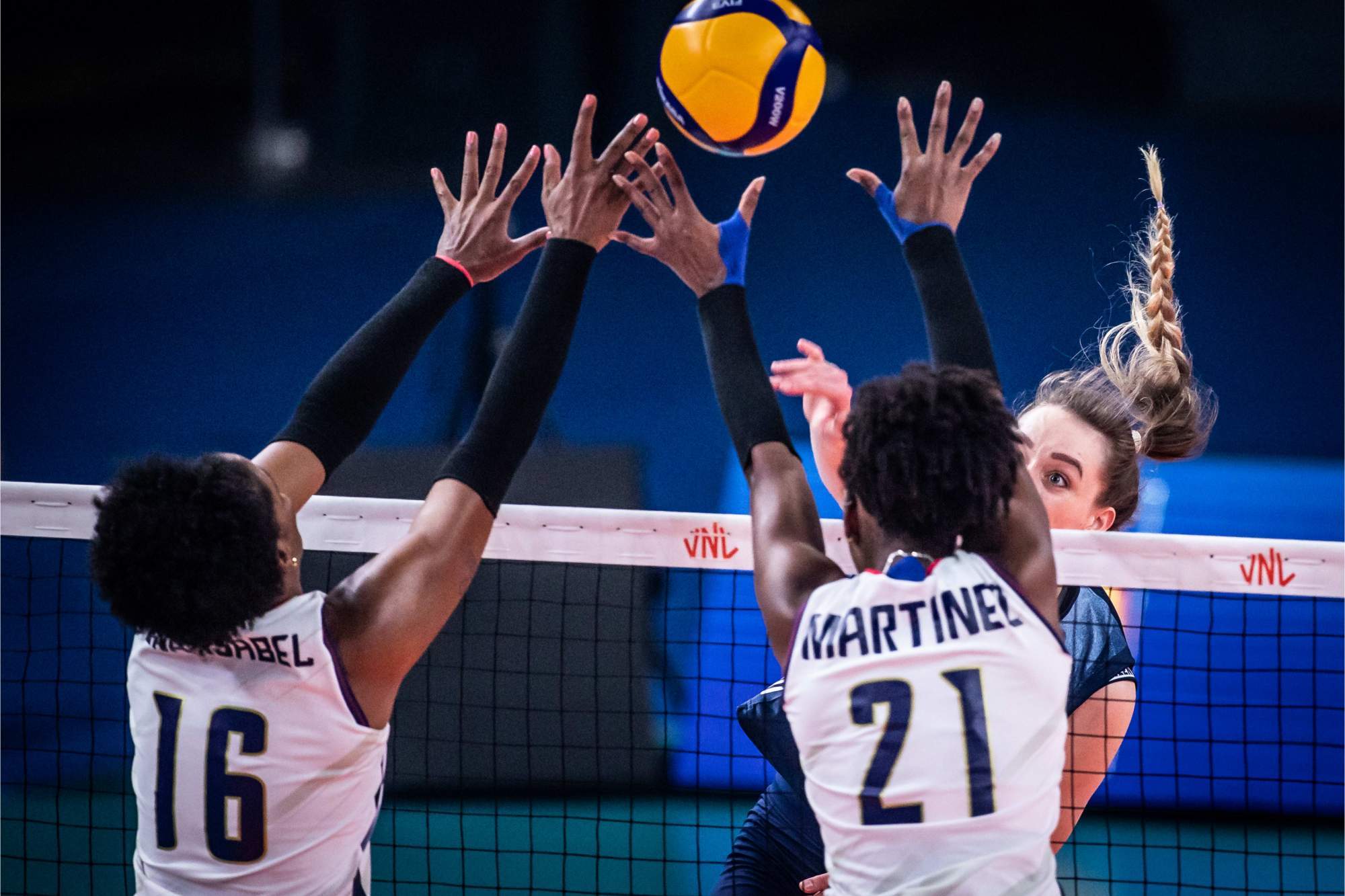 波兰不敌对手，失去领跑位置遇困境的简单介绍