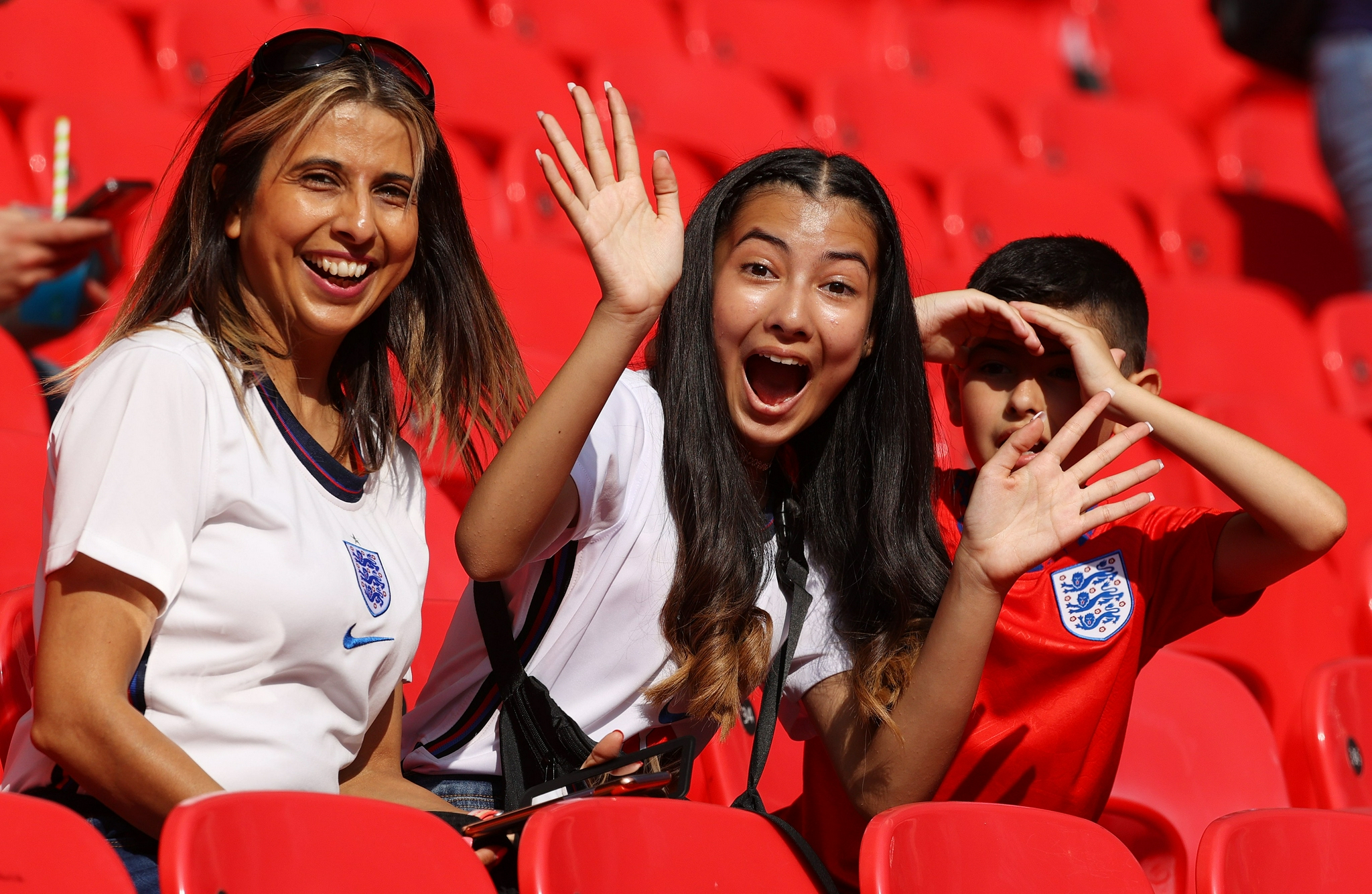 英格兰队险胜波兰队，林高远状态火热的简单介绍