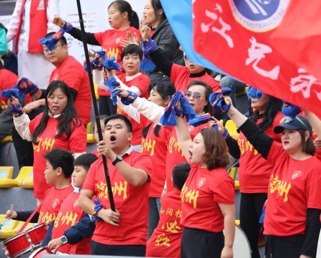 关于主场拼杀一场,球队成功夺胜,赢得球迷掌声的信息 关于主场拼杀一场,球队成功夺胜,赢得球迷掌声的信息