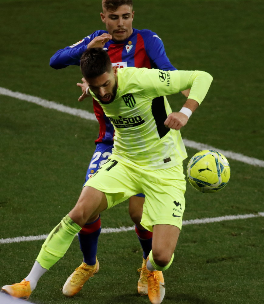 包含马德里竞技主场大破埃瓦尔，实现大胜的词条