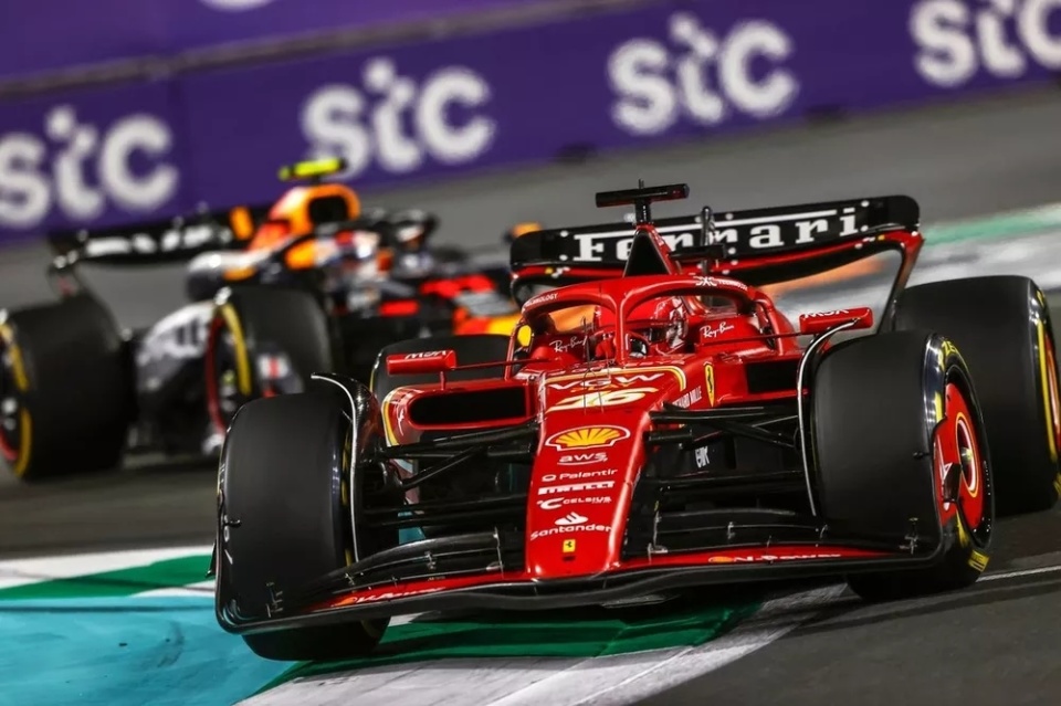 关于梅赛德斯碾压法拉利,勒克莱尔状态火热的信息 关于梅赛德斯碾压法拉利,勒克莱尔状态火热的信息