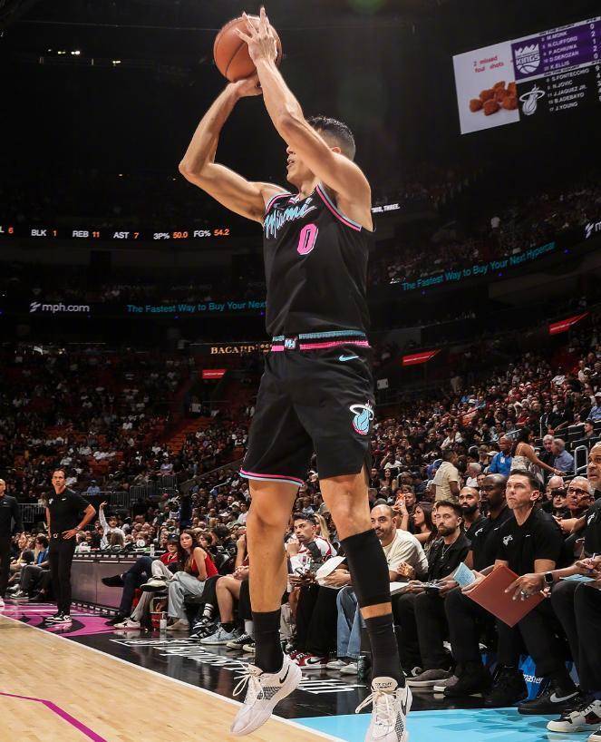 德国男篮爆冷国王,阿德巴约打破历史纪录 德国男篮爆冷国王,阿德巴约打破历史纪录