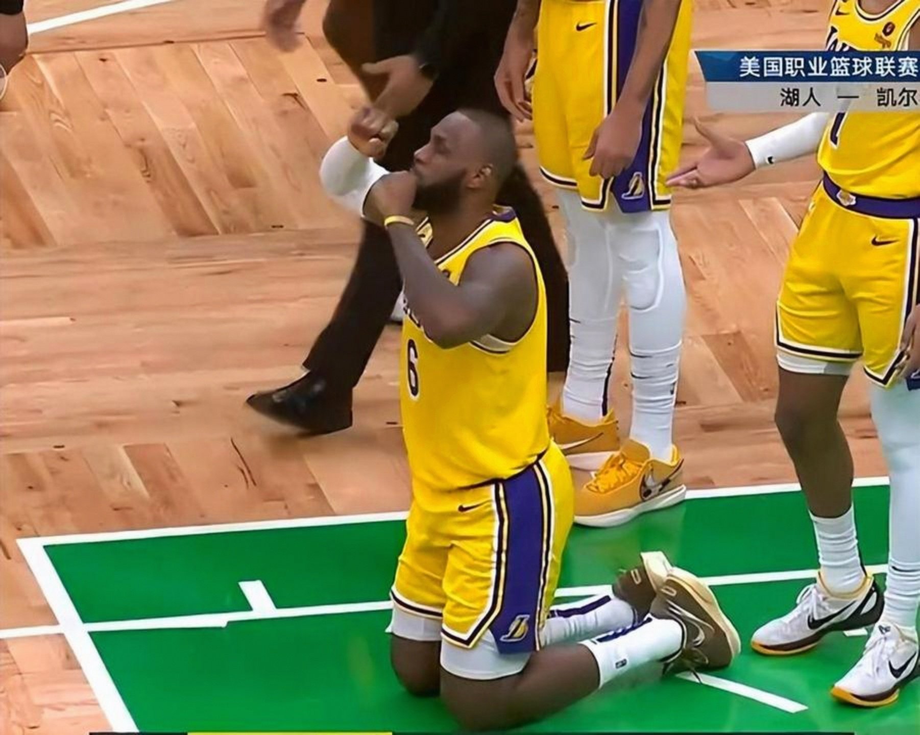 湖人轻取凯尔特人B队，拉塞尔送出助攻