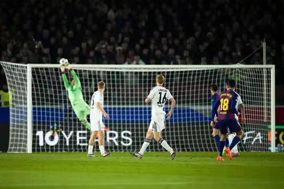 巴萨惨遭罗马逆转,欧冠梦碎 巴萨惨遭罗马逆转,欧冠梦碎