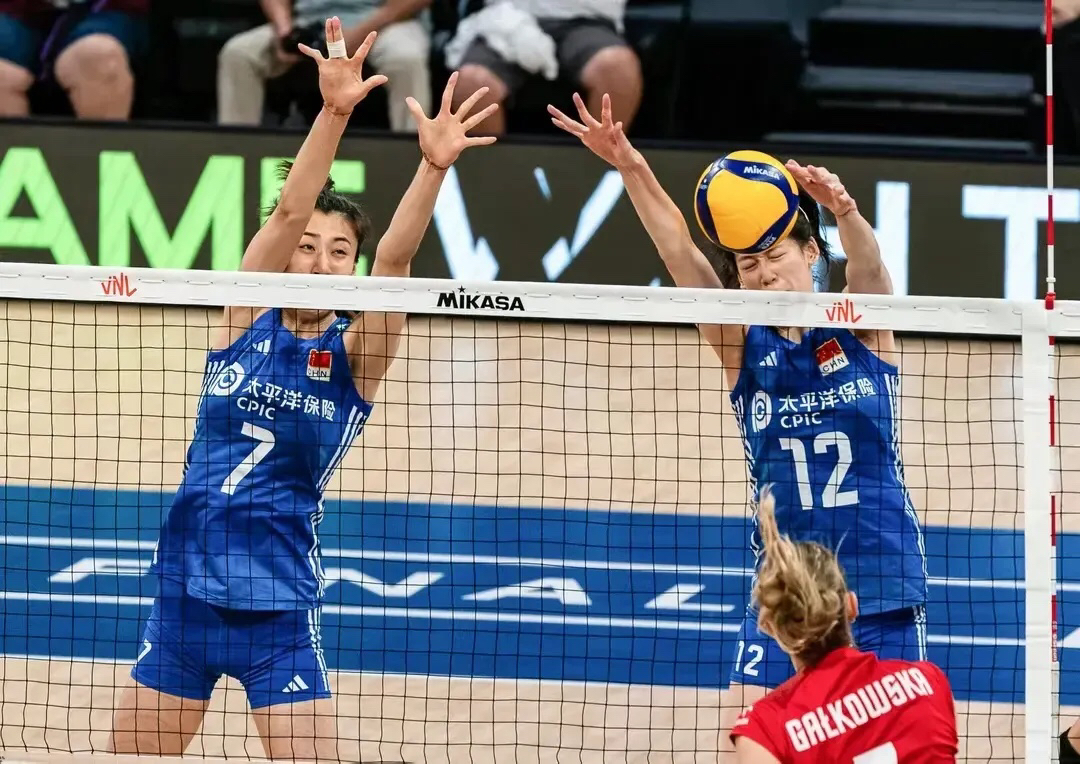 波兰队鏖战日本队，马龙统治全场