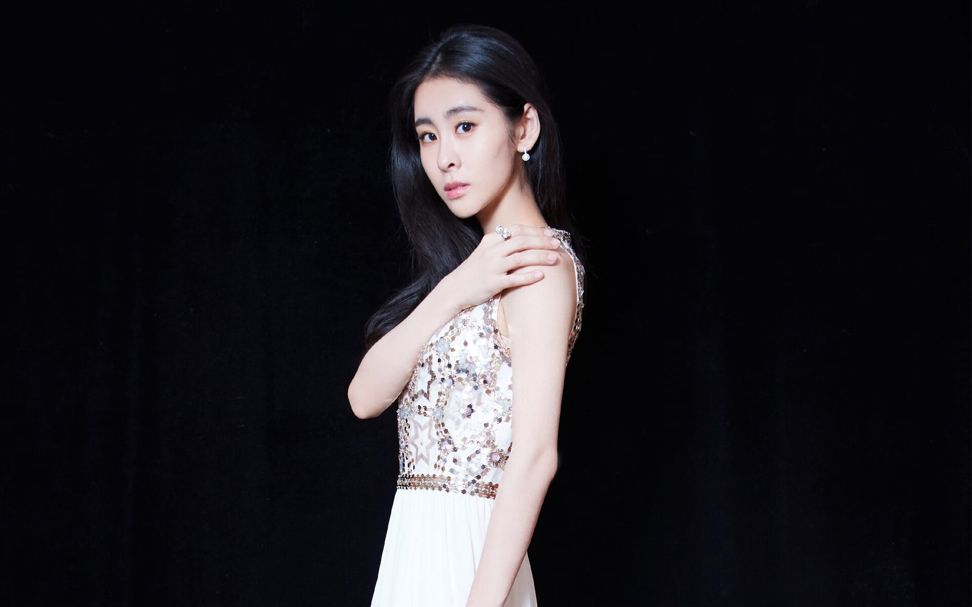 赖斯掌控全局,哥伦比亚力克毕尔巴鄂的战术解析