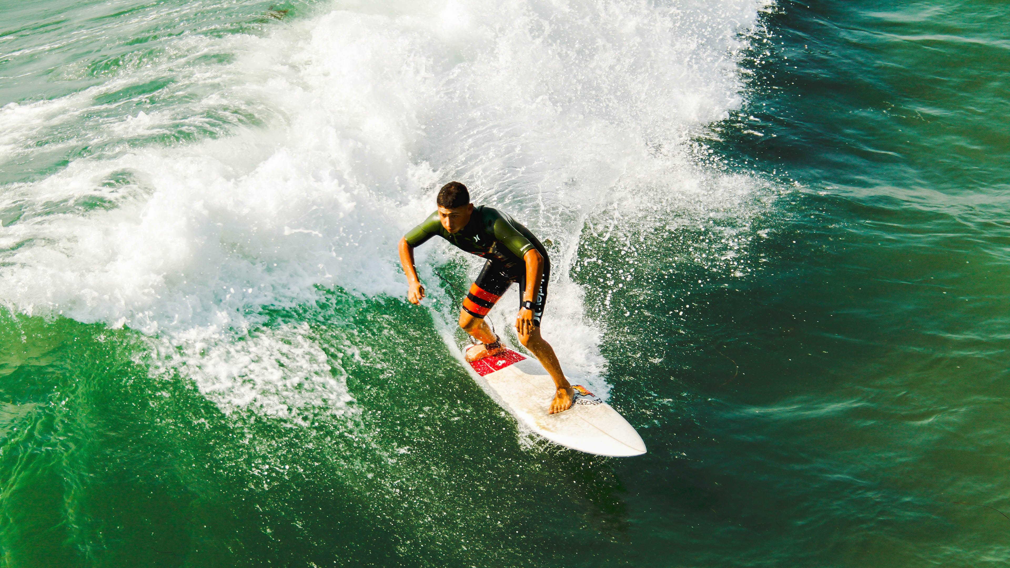 双城记,当英超争冠战火映照广厦射落火箭的夜晚