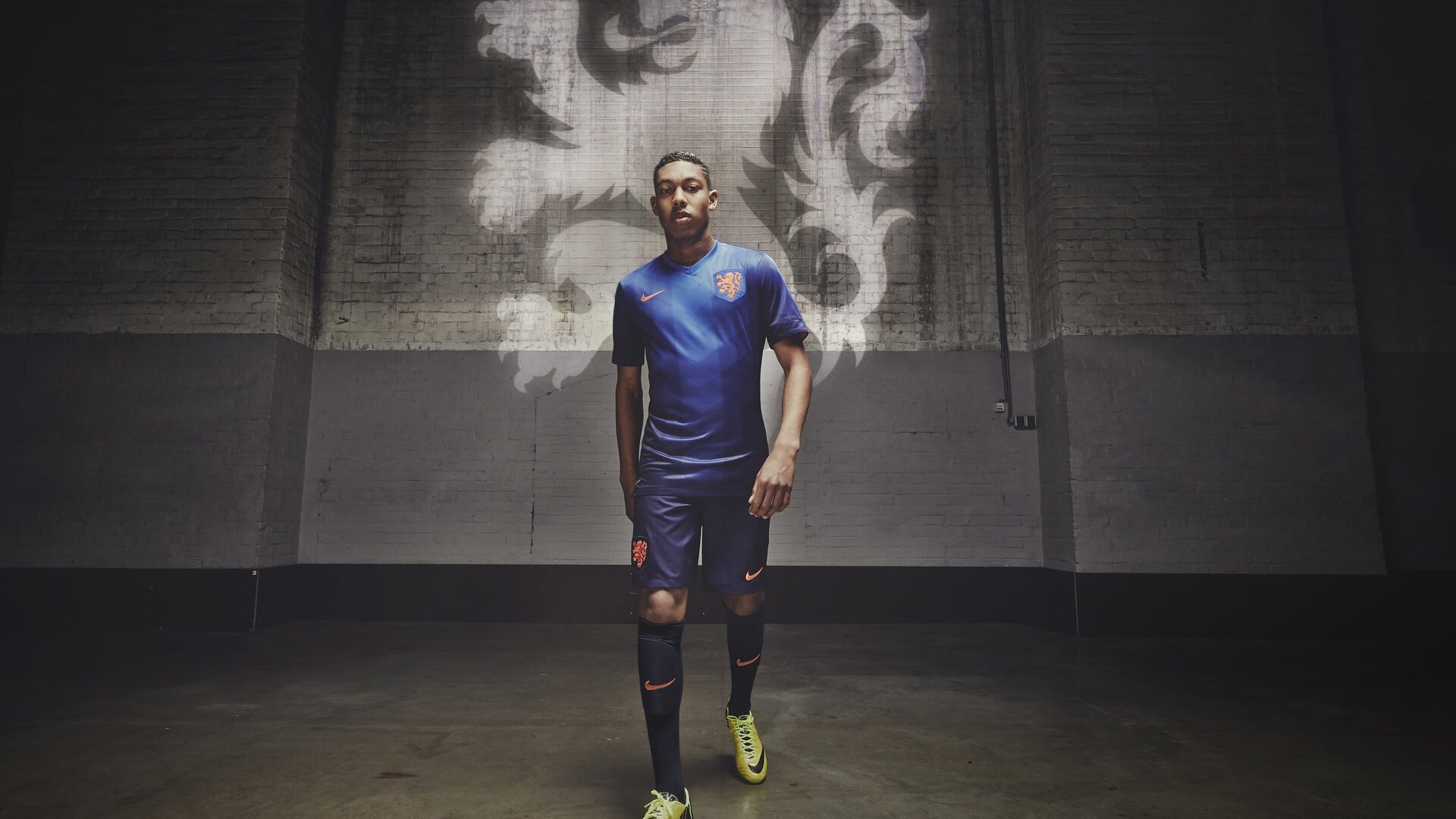 赛道之外，另一种关键时刻—厄德高在F1新赛季揭幕战之夜的启示