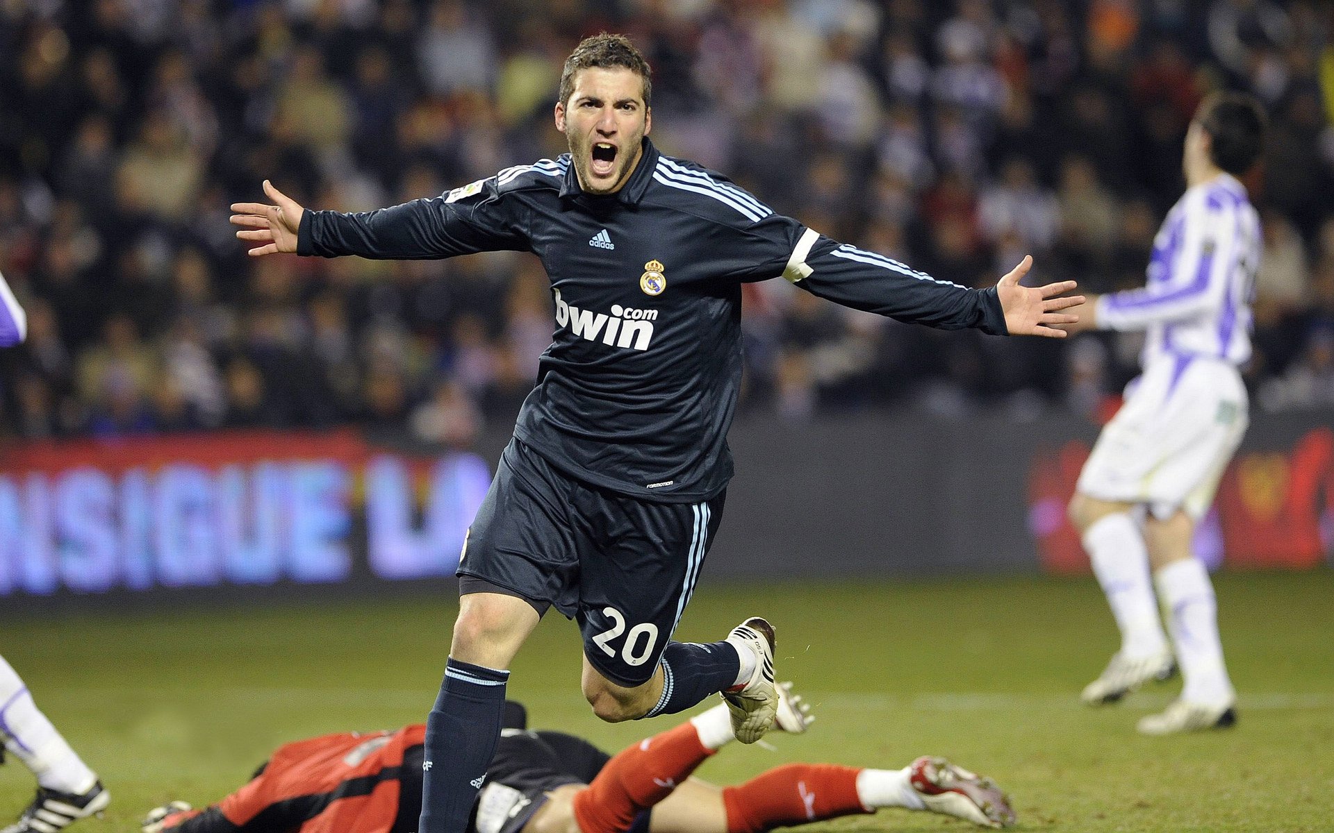 当巴斯托尼在德甲赛场接管比赛，西班牙绝杀摩洛哥的剧本正在被改写